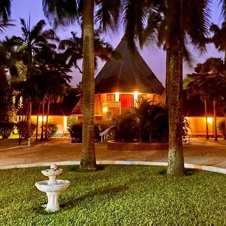 Sunset Villa Boutique Resort Diani Beach Bagian luar foto