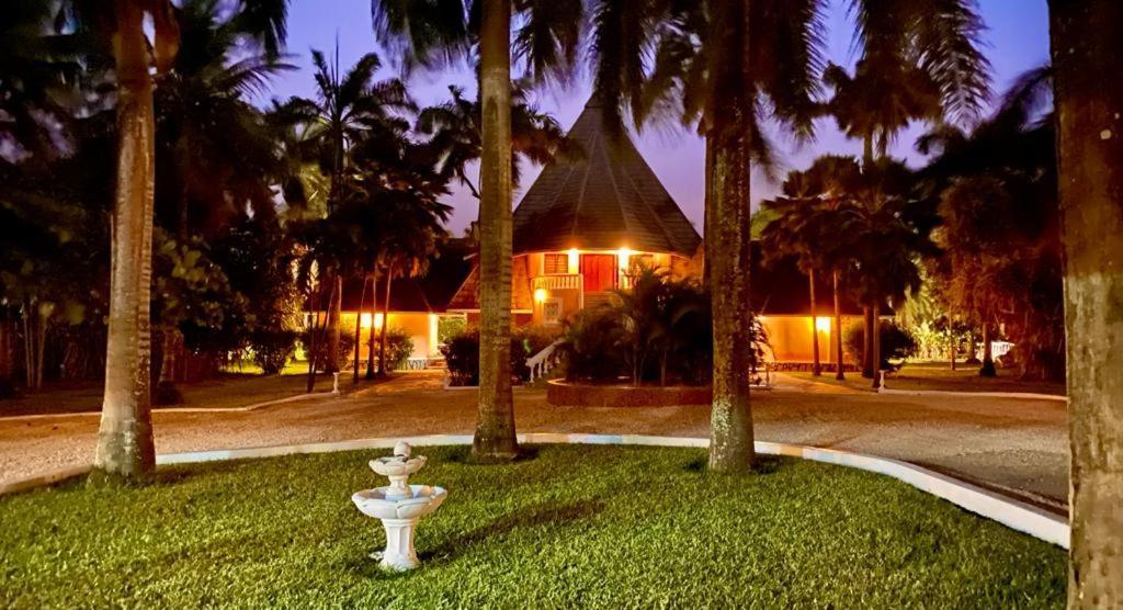 Sunset Villa Boutique Resort Diani Beach Bagian luar foto