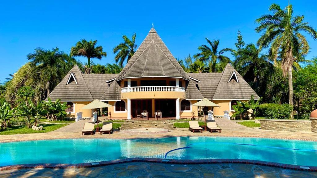 Sunset Villa Boutique Resort Diani Beach Bagian luar foto