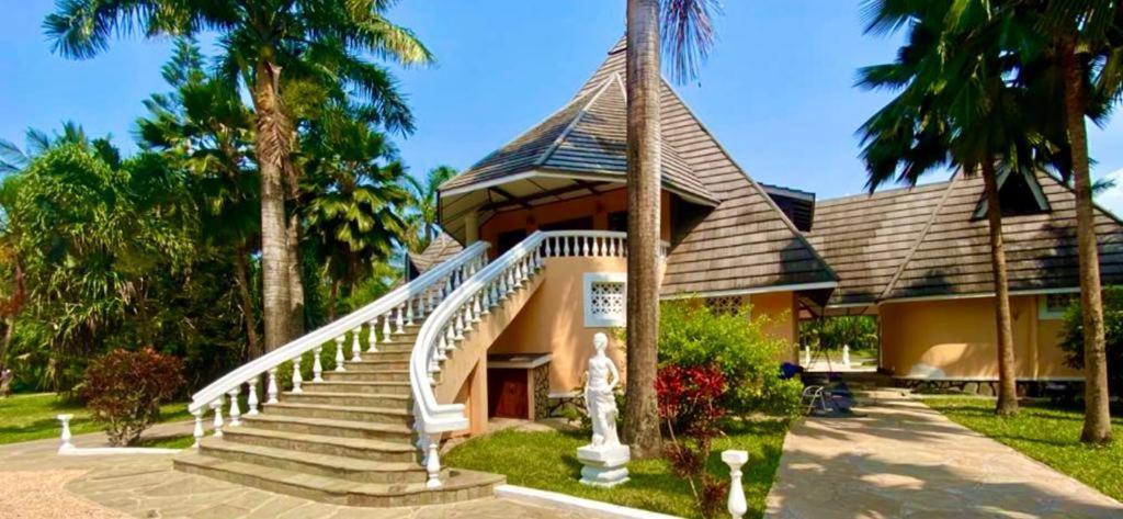 Sunset Villa Boutique Resort Diani Beach Bagian luar foto